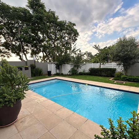 Stylish Executive Apartment With Power Backup Joanesburgo Exterior foto