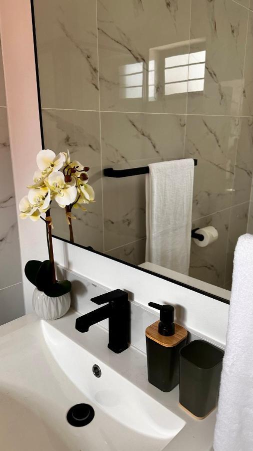 Stylish Executive Apartment With Power Backup Joanesburgo Exterior foto