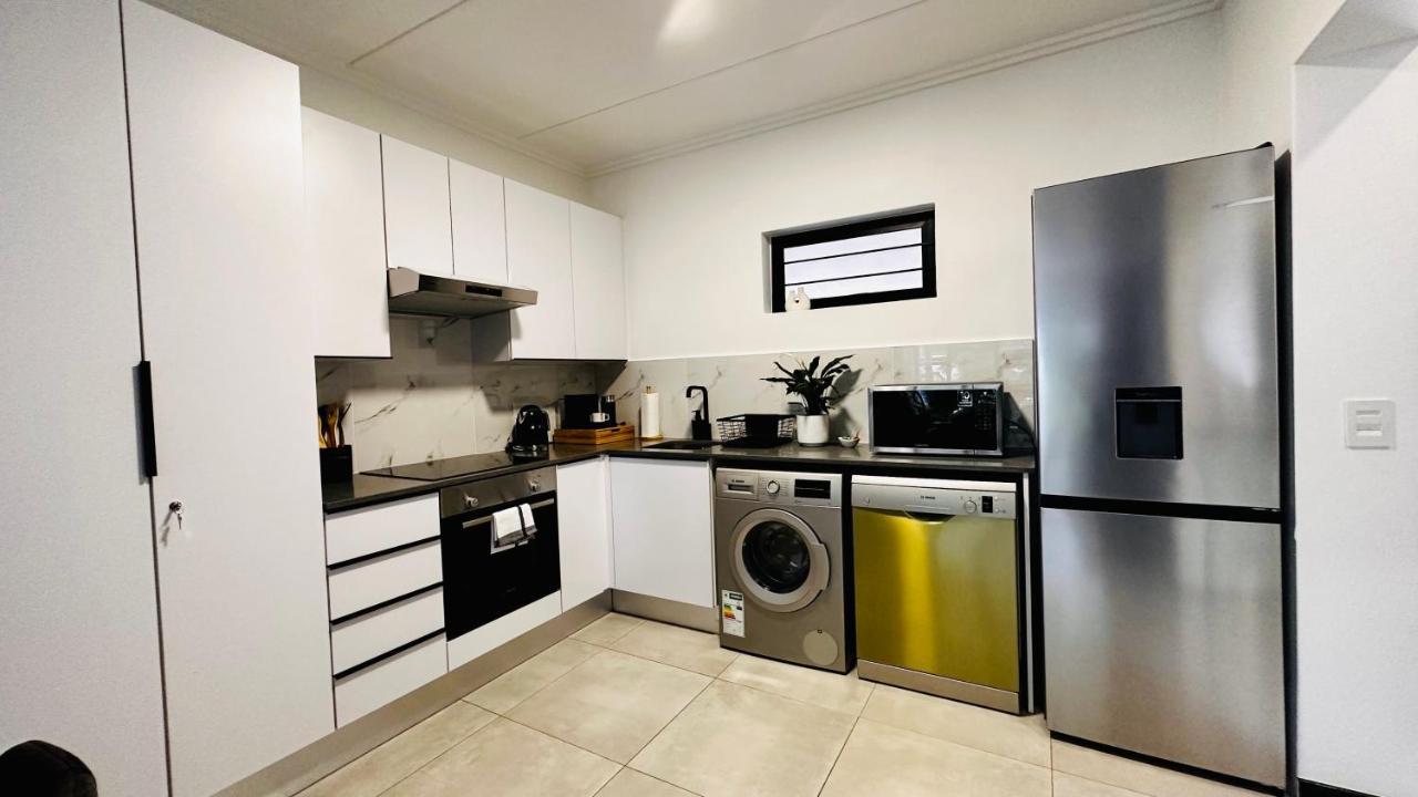 Stylish Executive Apartment With Power Backup Joanesburgo Exterior foto