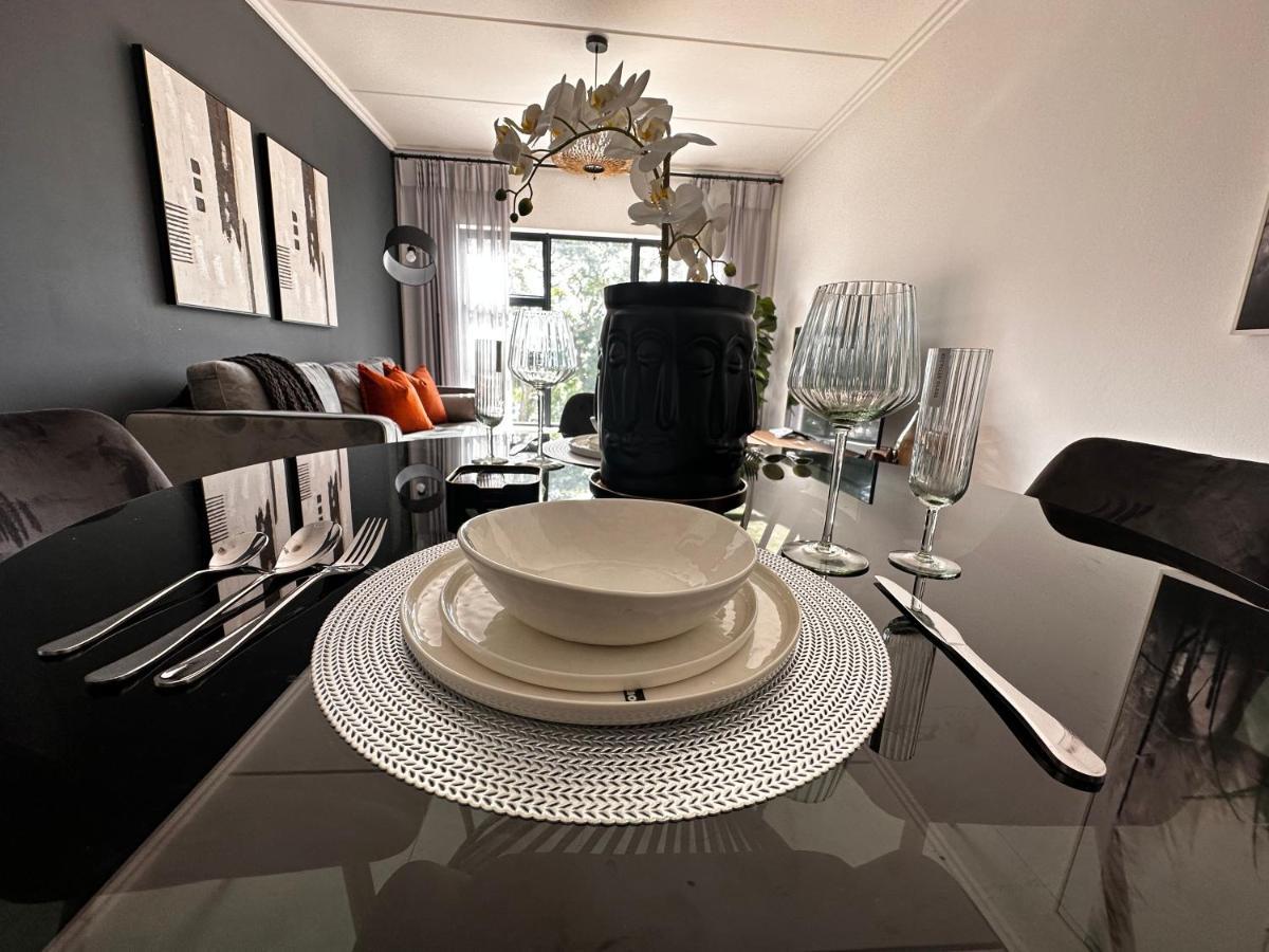 Stylish Executive Apartment With Power Backup Joanesburgo Exterior foto